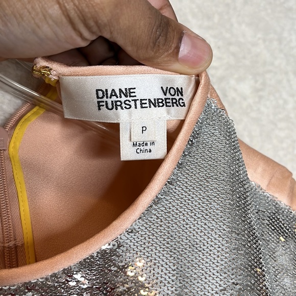 NWOT  Diane von Furstenberg Womens Sparkle Silver Top Blouse Shirt S SMALL - Picture 6 of 7
